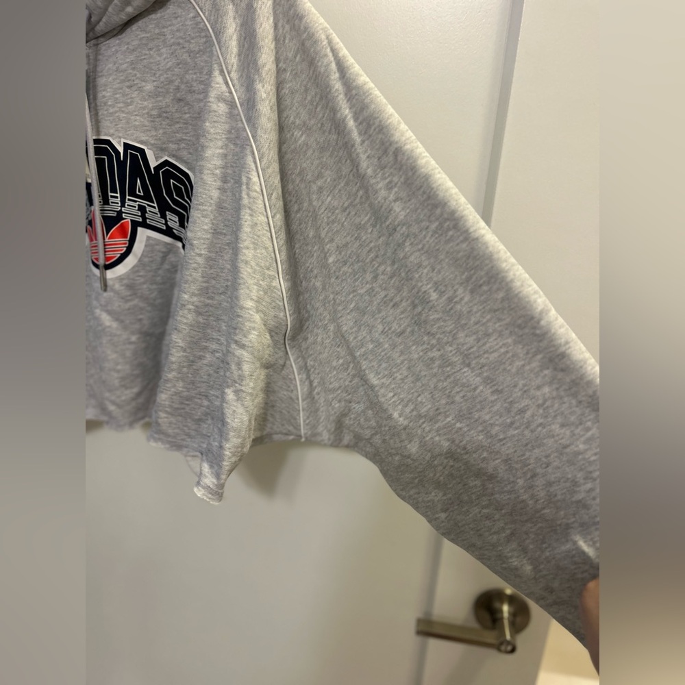 NWT Adidas Cropped Logo Hoodie - Picture 5 of 10